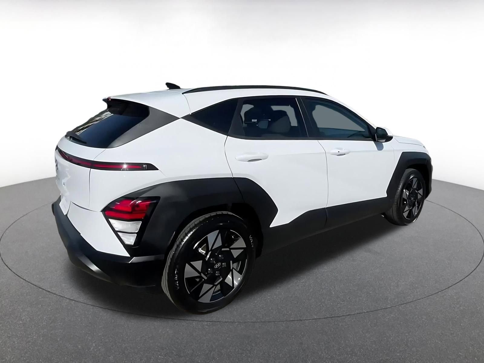 Used 2025 Hyundai Kona SEL FWD image 14