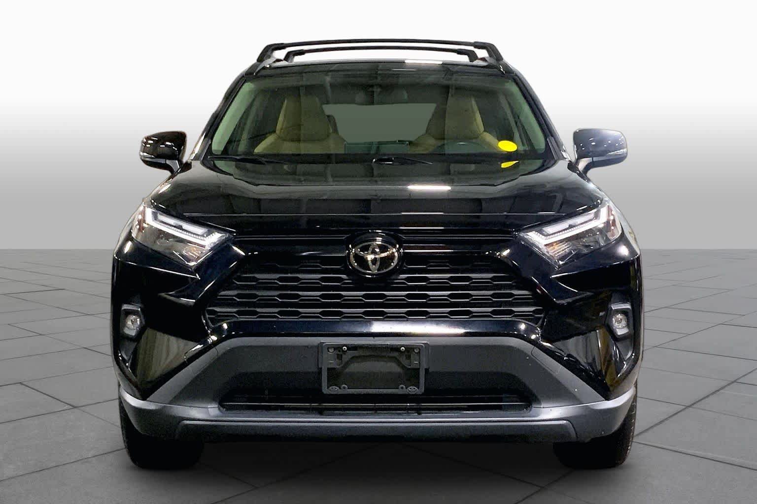 Used 2023 Toyota RAV4 XLE Premium AWD/4WD image 4