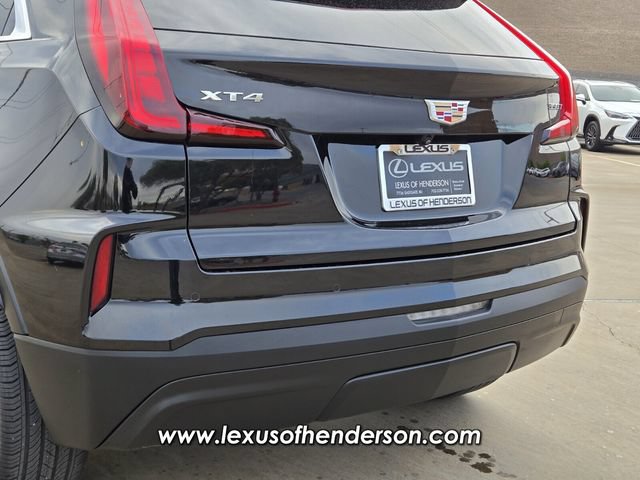 Used 2024 Cadillac XT4 Luxury w/ Cold Weather Package FWD image 5