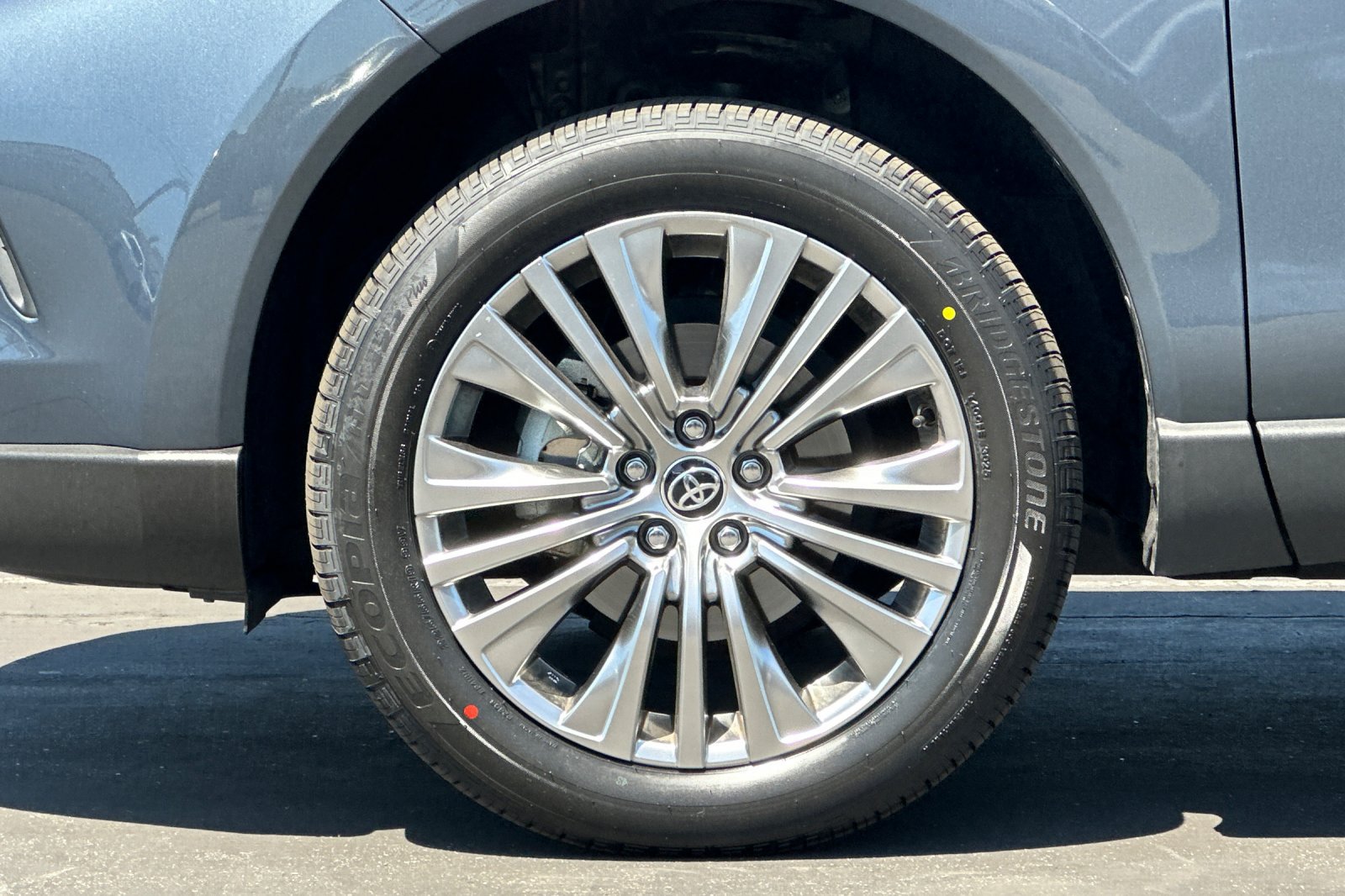 Certified 2023 Toyota Venza XLE AWD/4WD image 26