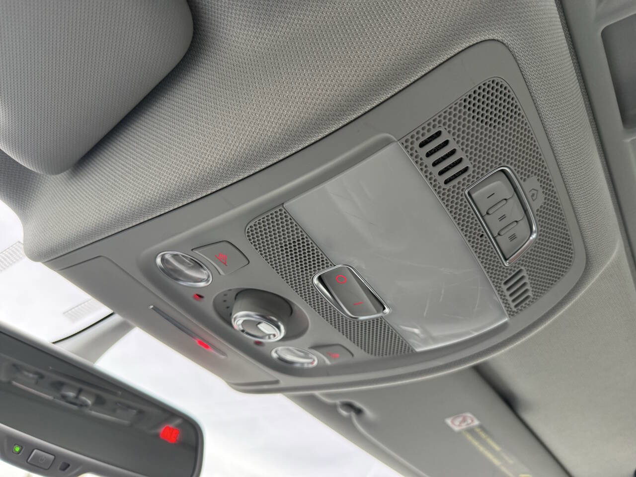 Used 2016 Audi A4 2.0T Premium Plus w/ Technology Package image 23