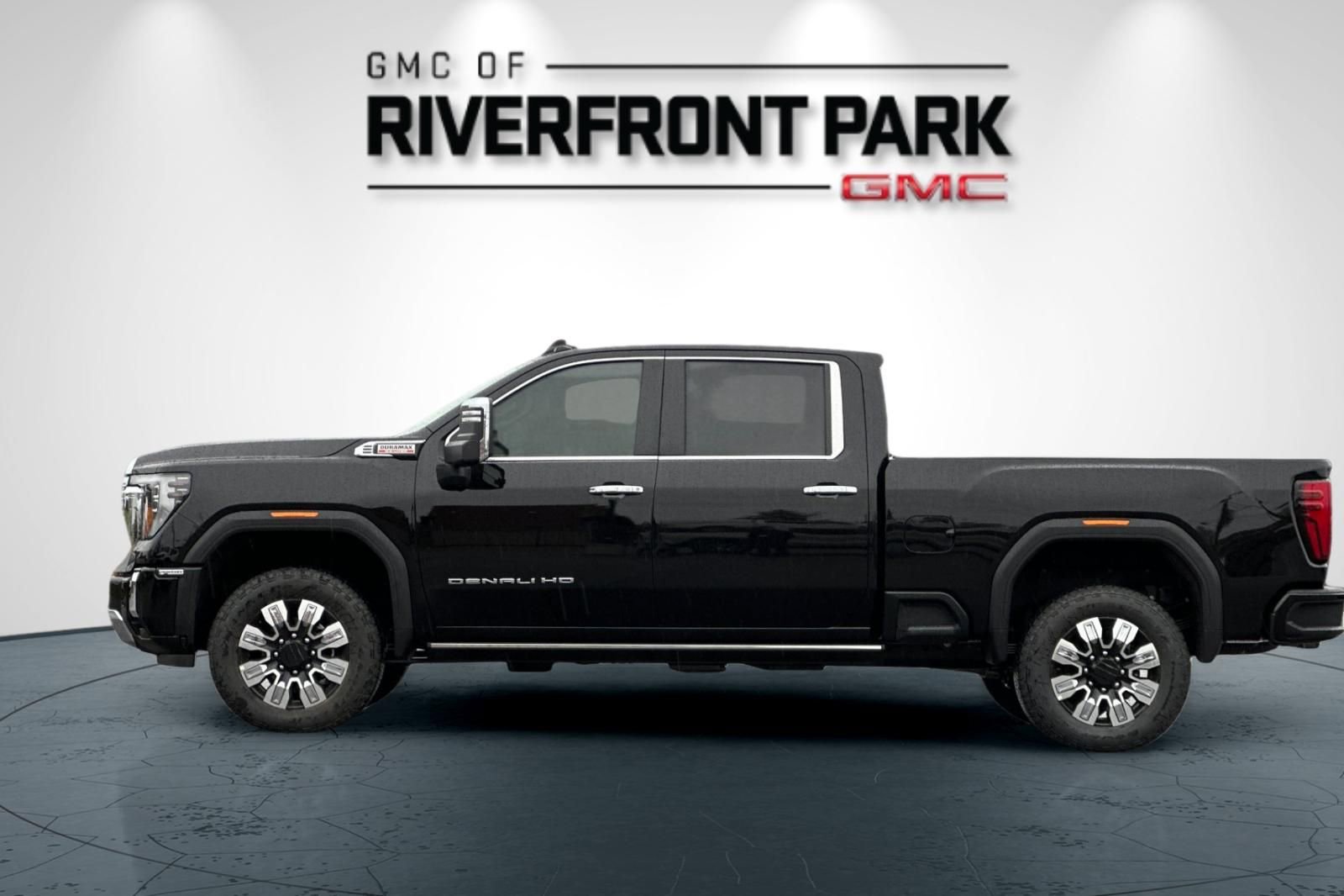 New 2026 GMC Sierra 3500 Denali w/ Denali Reserve Package AWD/4WD image 6