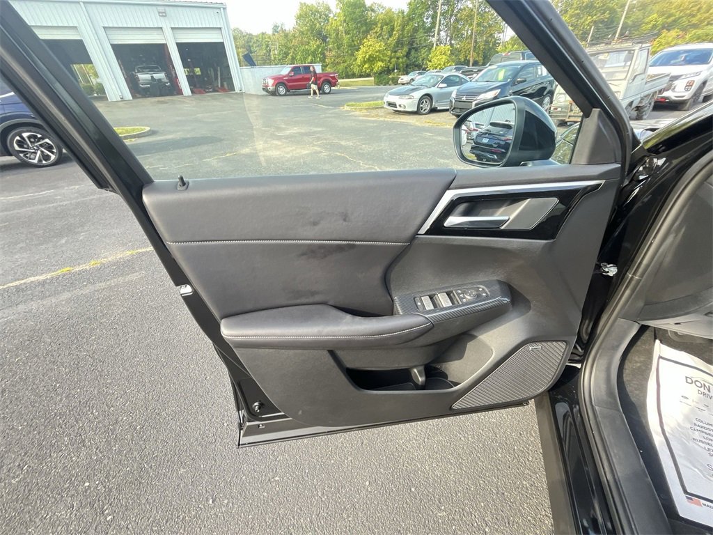 New 2025 Mitsubishi Outlander SE image 13