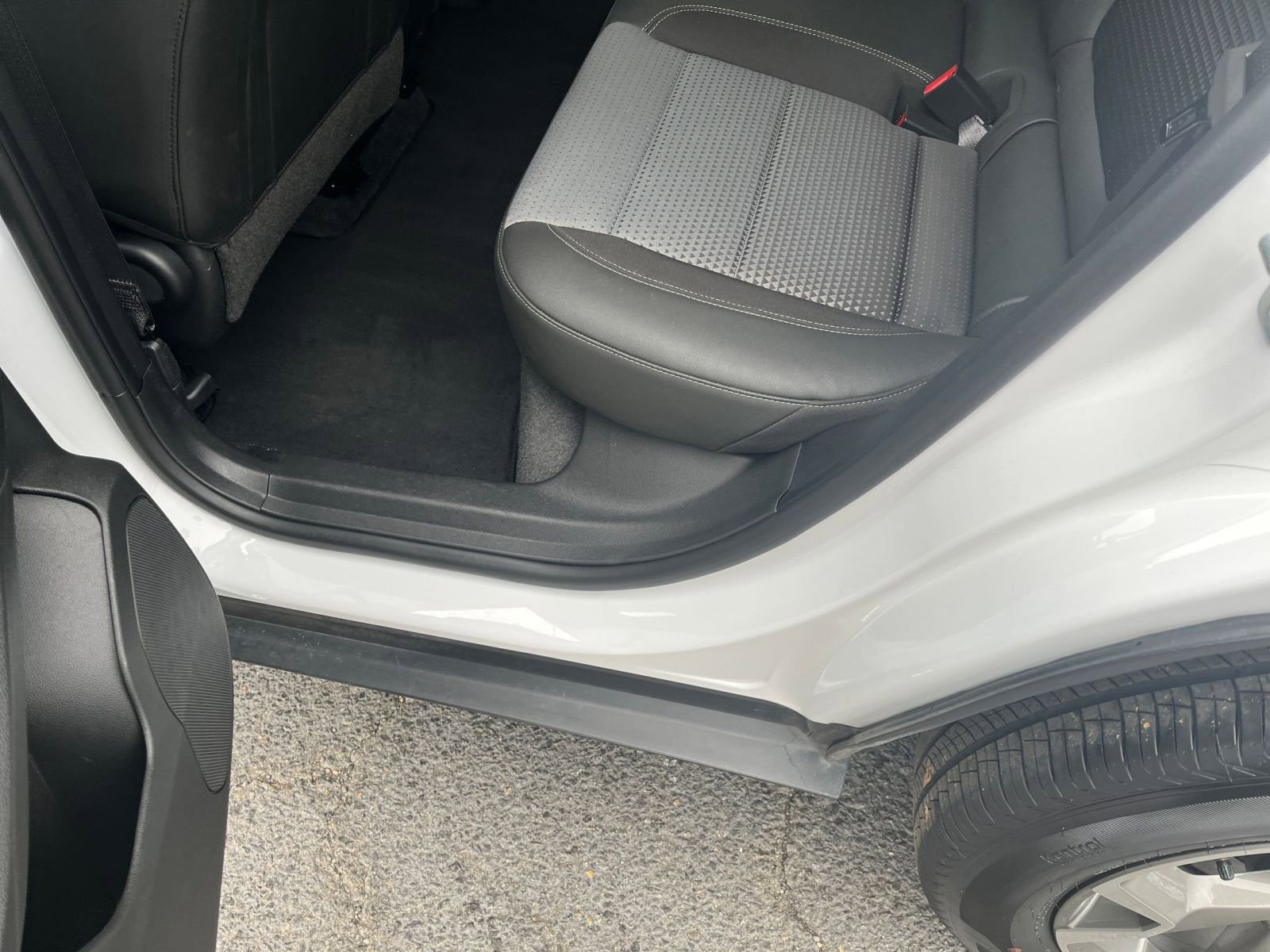 Used 2025 Chevrolet Trax LT image 25