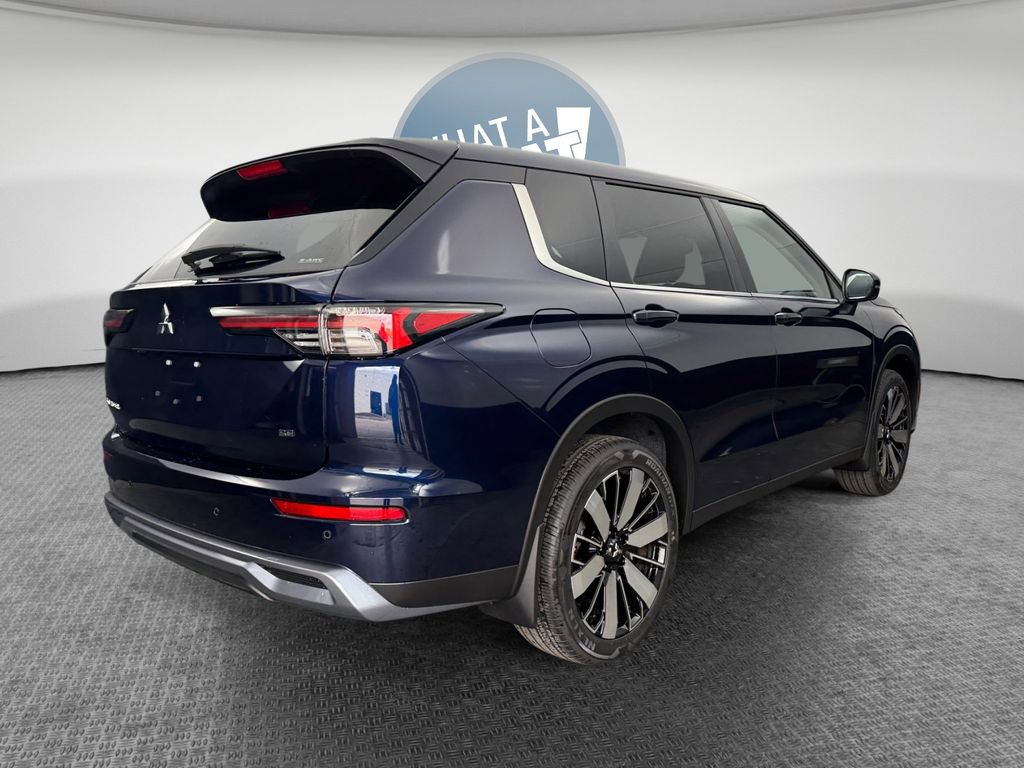 New 2026 Mitsubishi Outlander SE AWD/4WD image 3
