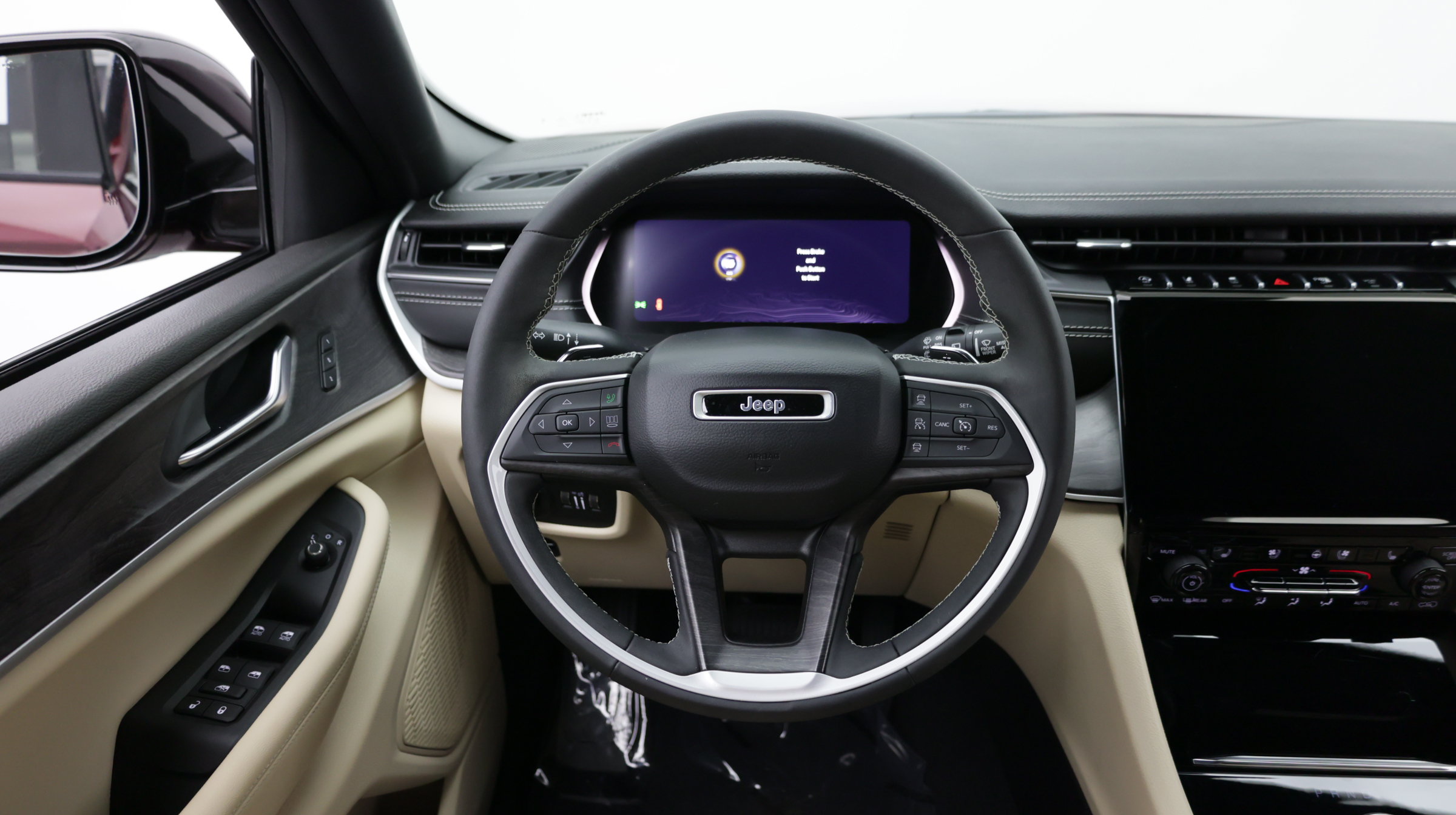 Used 2023 Jeep Grand Cherokee Limited w/ Luxury Tech Group II RWD image 30