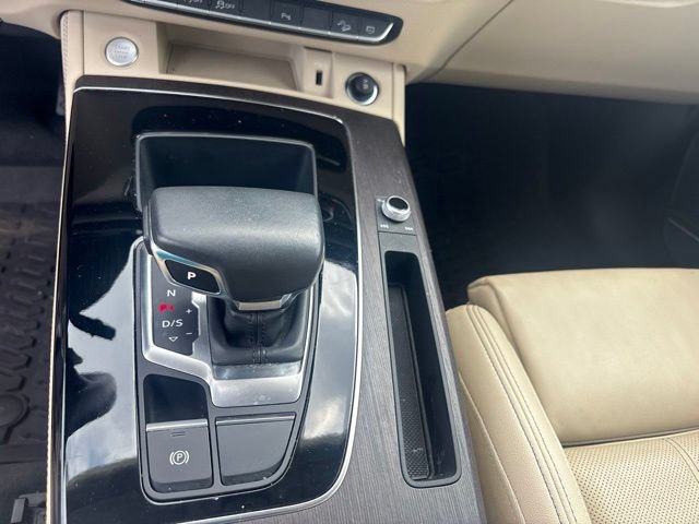 Used 2023 Audi Q5 2.0T Premium Plus w/ Premium Plus Package AWD/4WD image 6