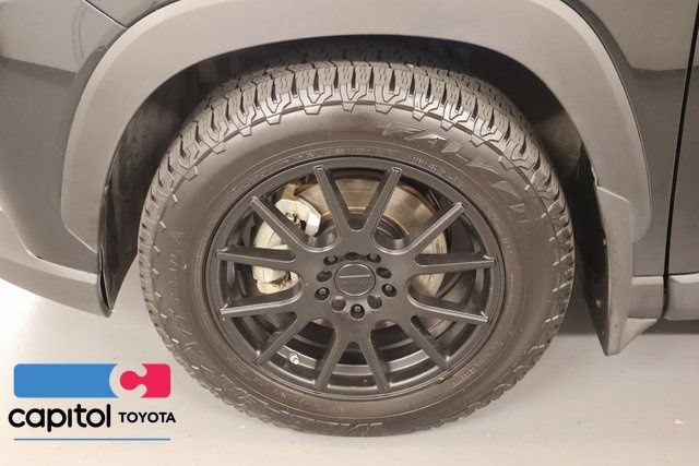 Certified 2024 Toyota Corolla Cross L AWD/4WD image 8