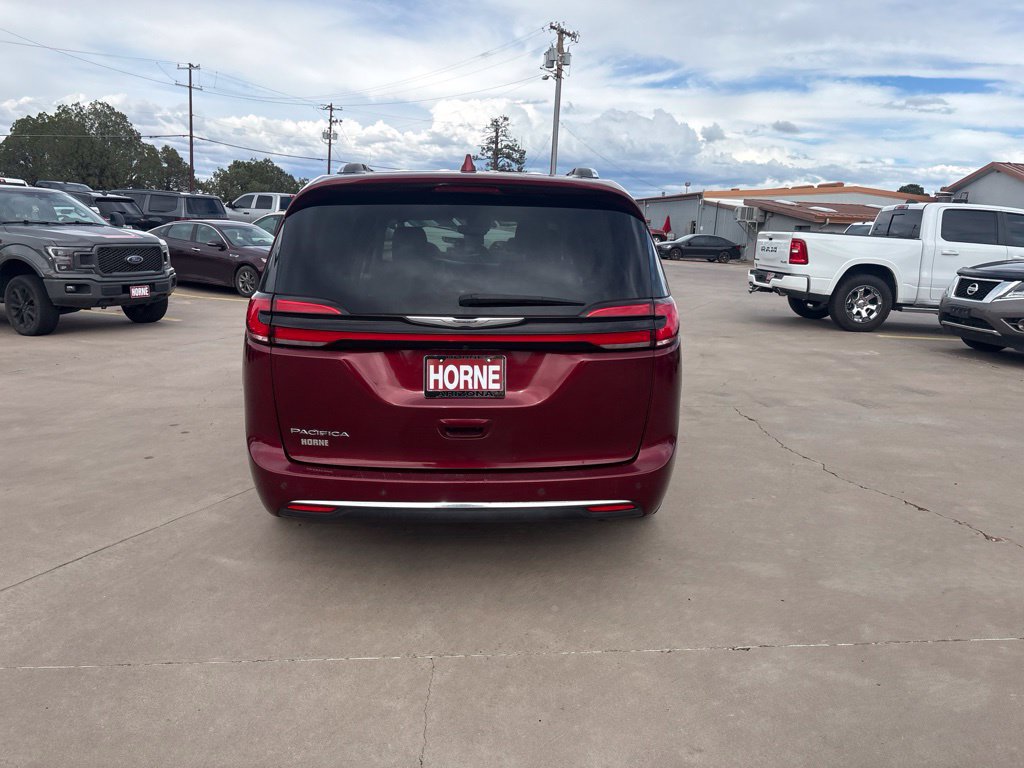 Used 2021 Chrysler Pacifica Touring-L FWD image 6