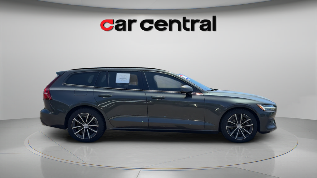Used 2021 Volvo V60 T5 Momentum FWD image 6