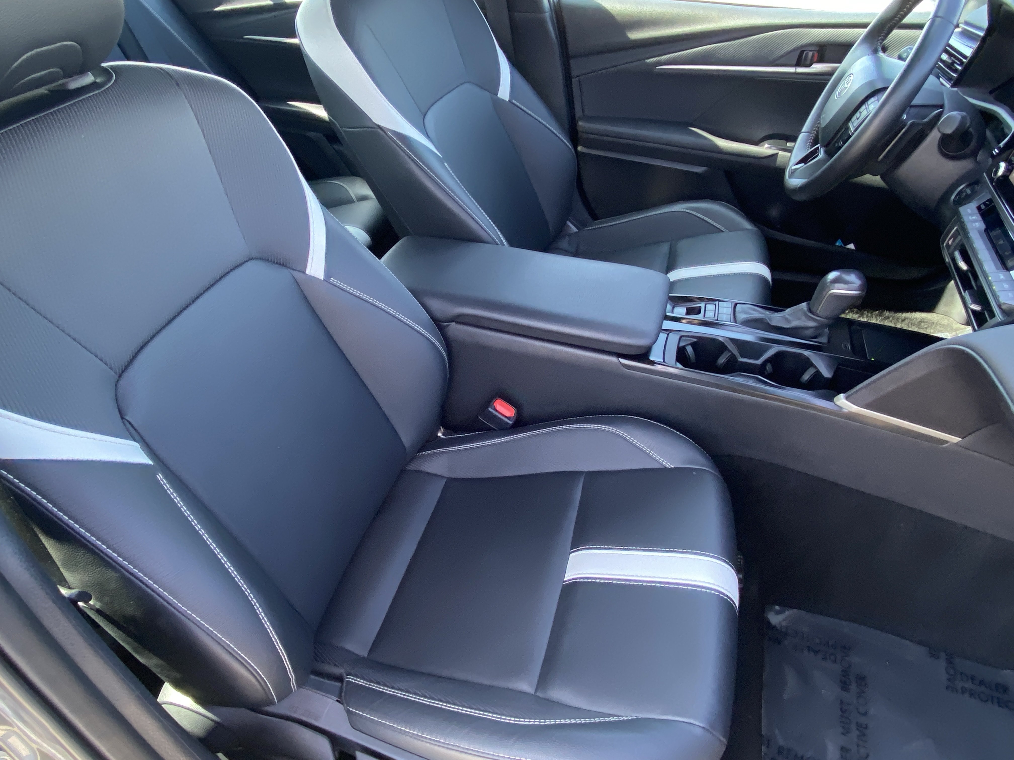 Used 2025 Toyota Camry SE FWD image 10