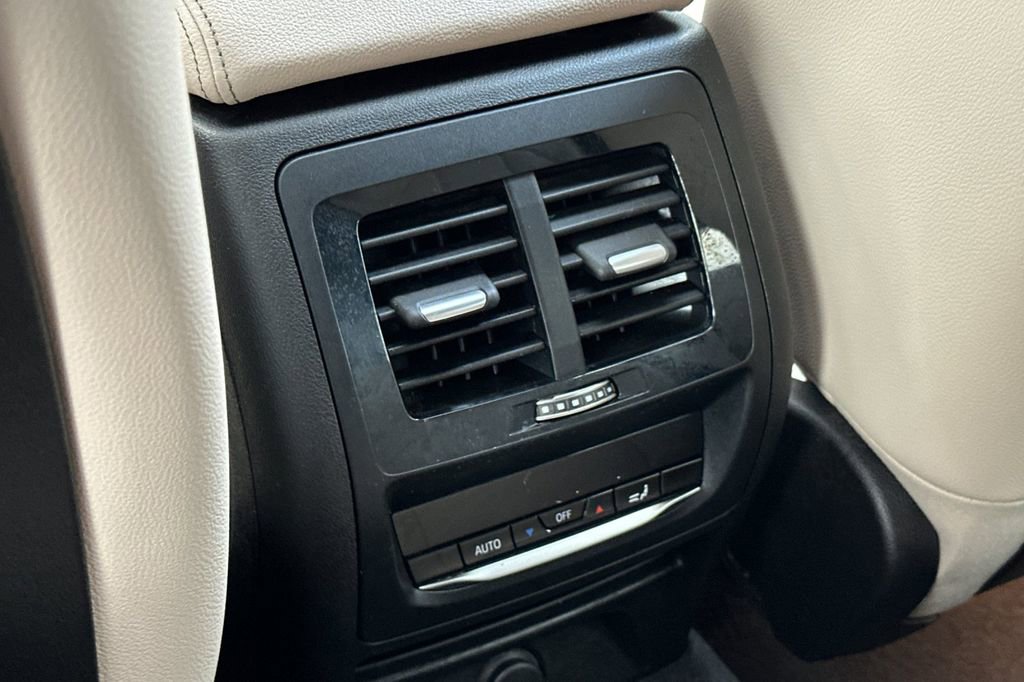 Used 2019 BMW X3 xDrive30i w/ Premium Package image 12