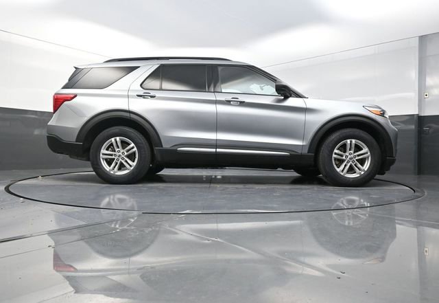Used 2024 Ford Explorer XLT w/ Equipment Group 202A image 26