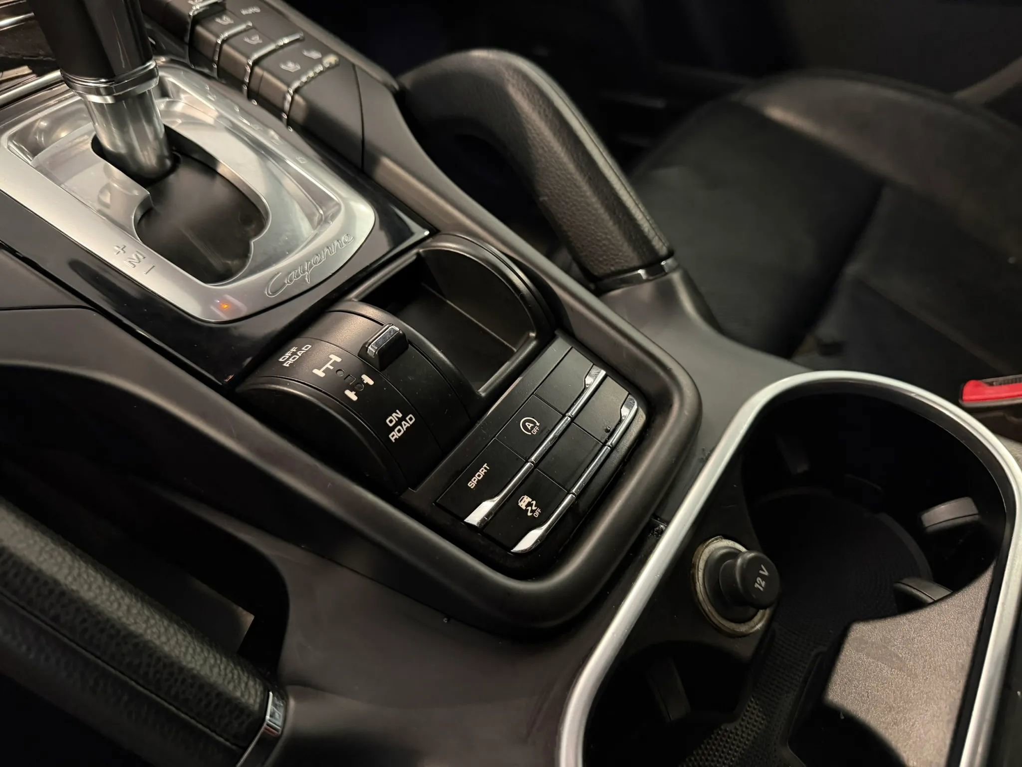 Used 2017 Porsche Cayenne S AWD/4WD image 17