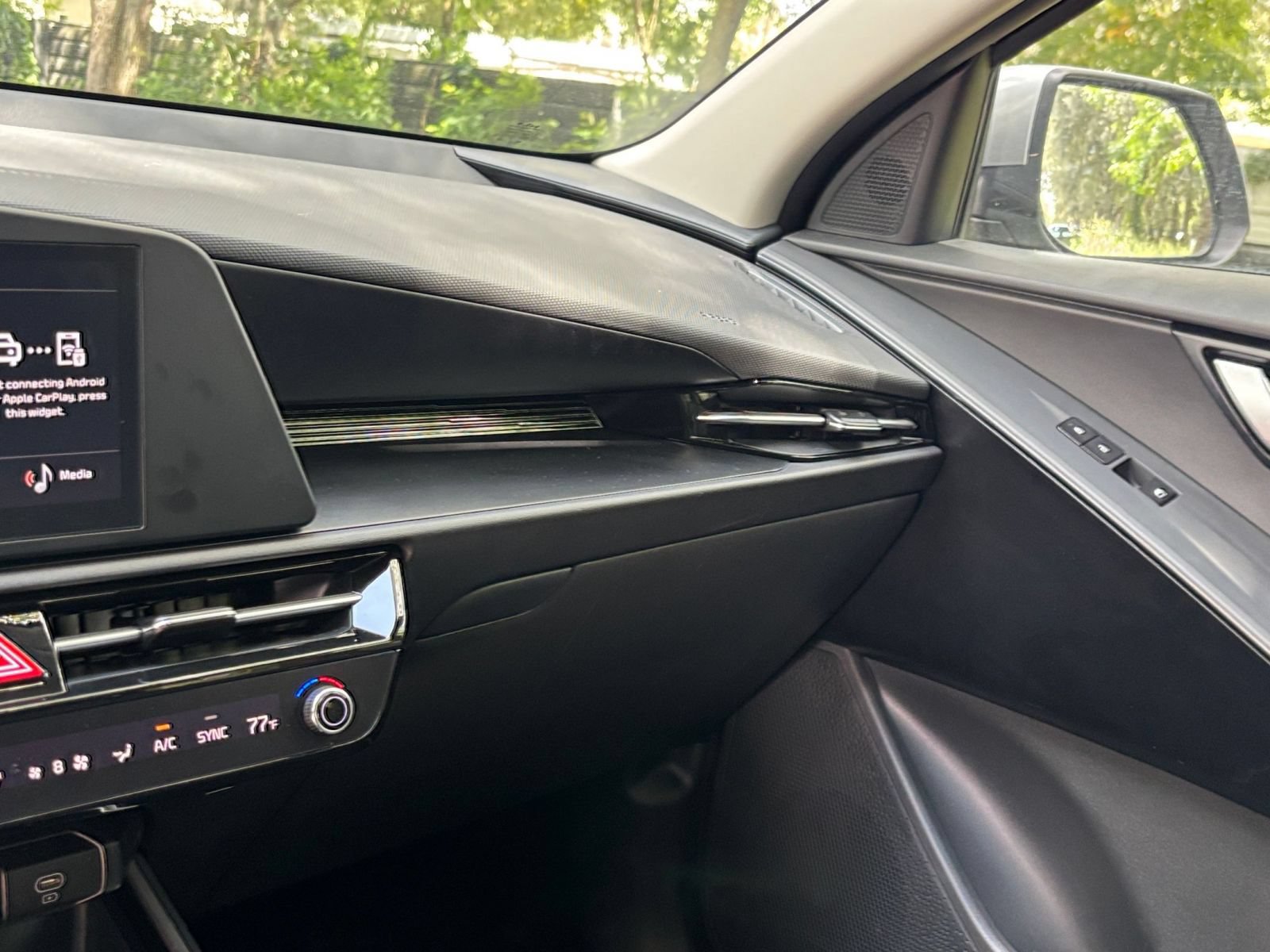 Used 2026 Kia Niro LX FWD image 33