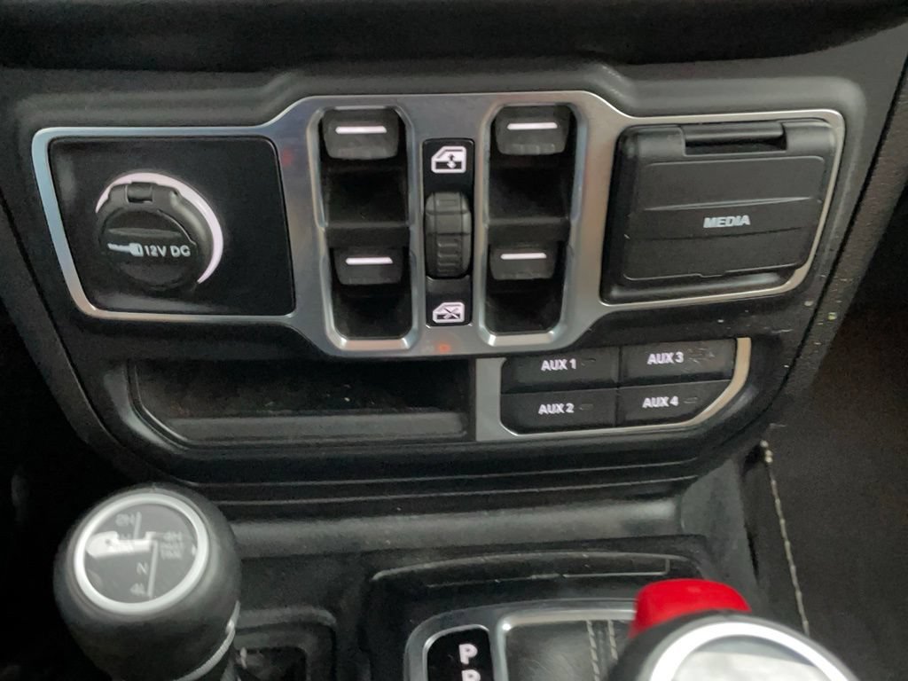 Used 2021 Jeep Wrangler Unlimited Sahara w/ Cold Weather Group AWD/4WD image 21