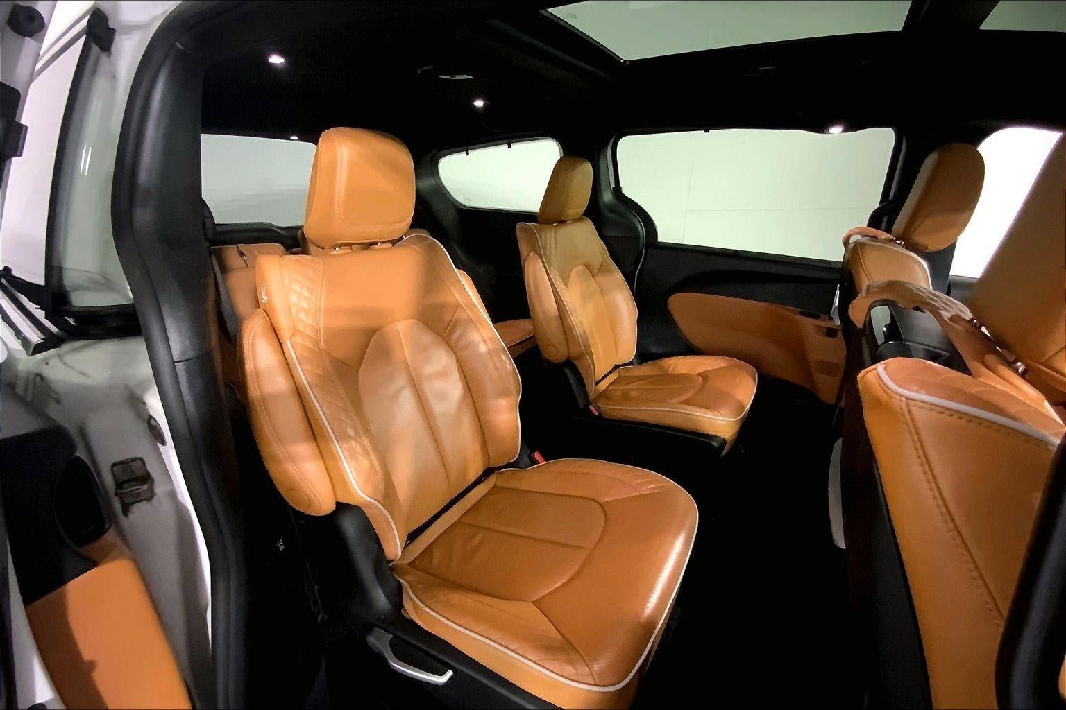 Used 2023 Chrysler Pacifica Pinnacle FWD image 23