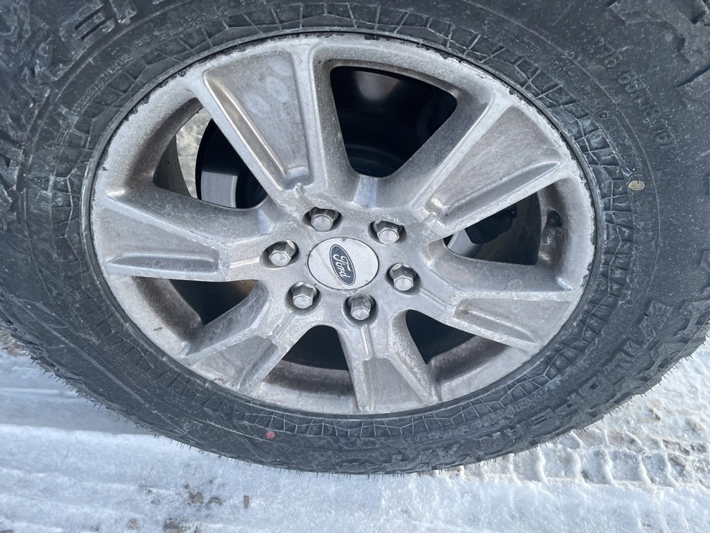 Used 2015 Ford F150 XLT w/ Equipment Group 302A Luxury image 9