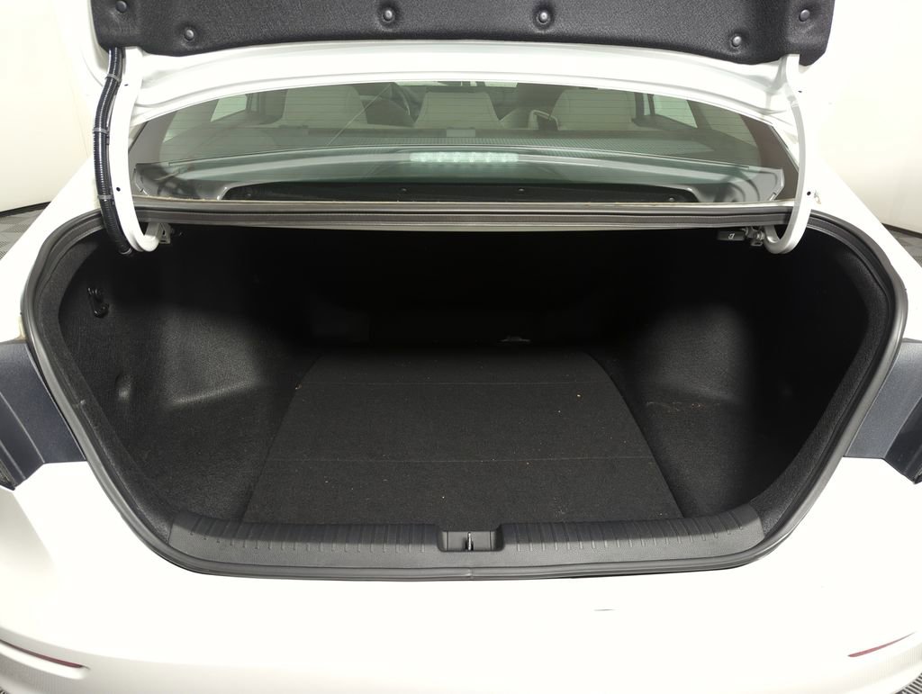 Certified 2025 Honda Accord LX image 19