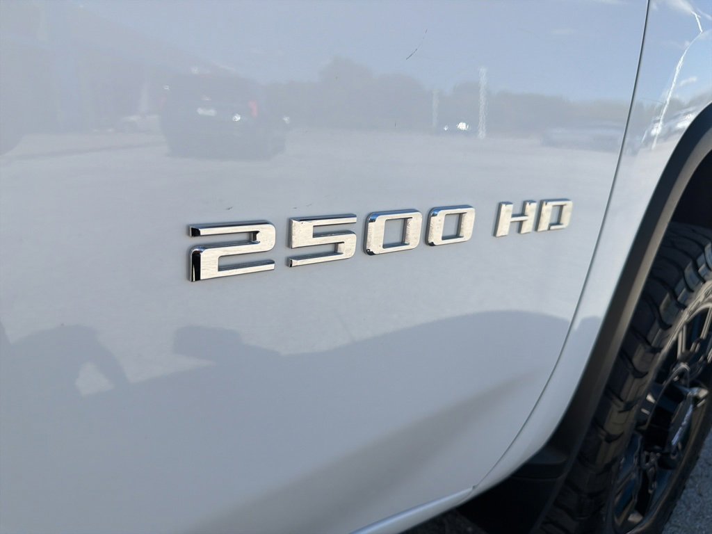 Used 2023 Chevrolet Silverado 2500 LT w/ Convenience Package image 12