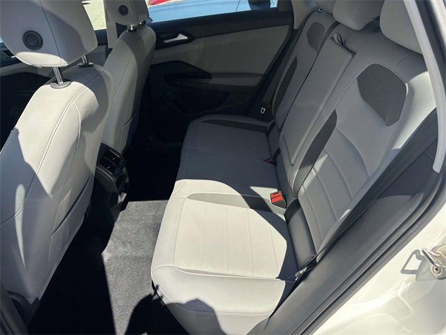 Certified 2022 Volkswagen Taos SE image 16