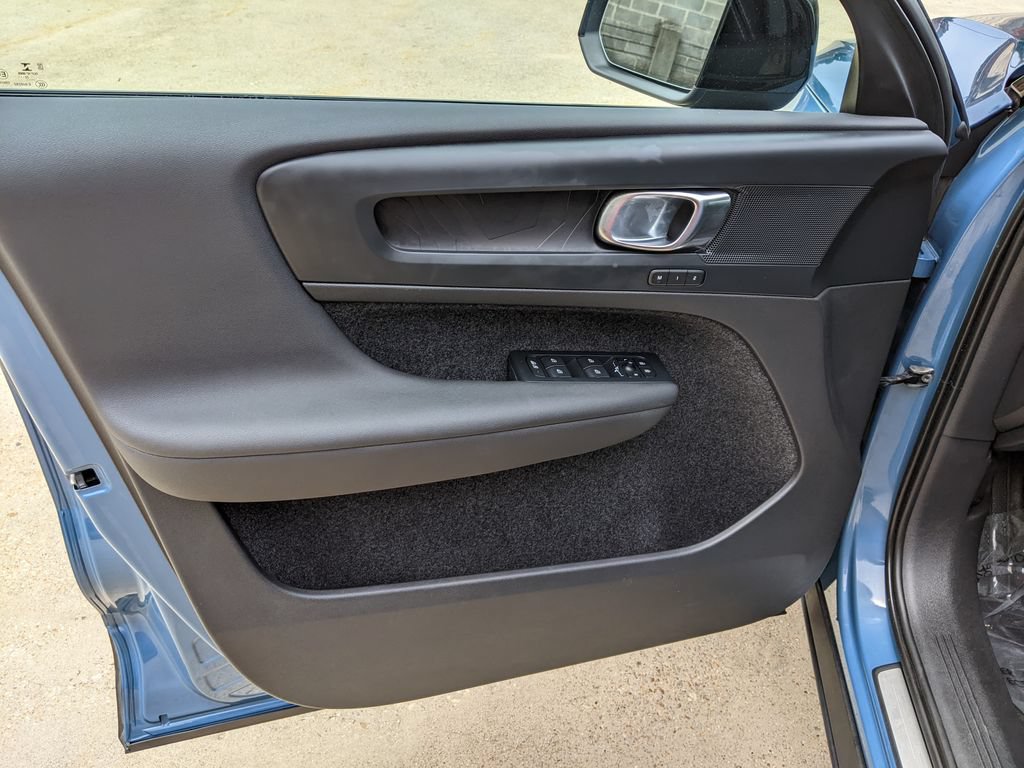 Certified 2023 Volvo XC40 Recharge Plus w/ Protection Package Premier AWD/4WD image 9