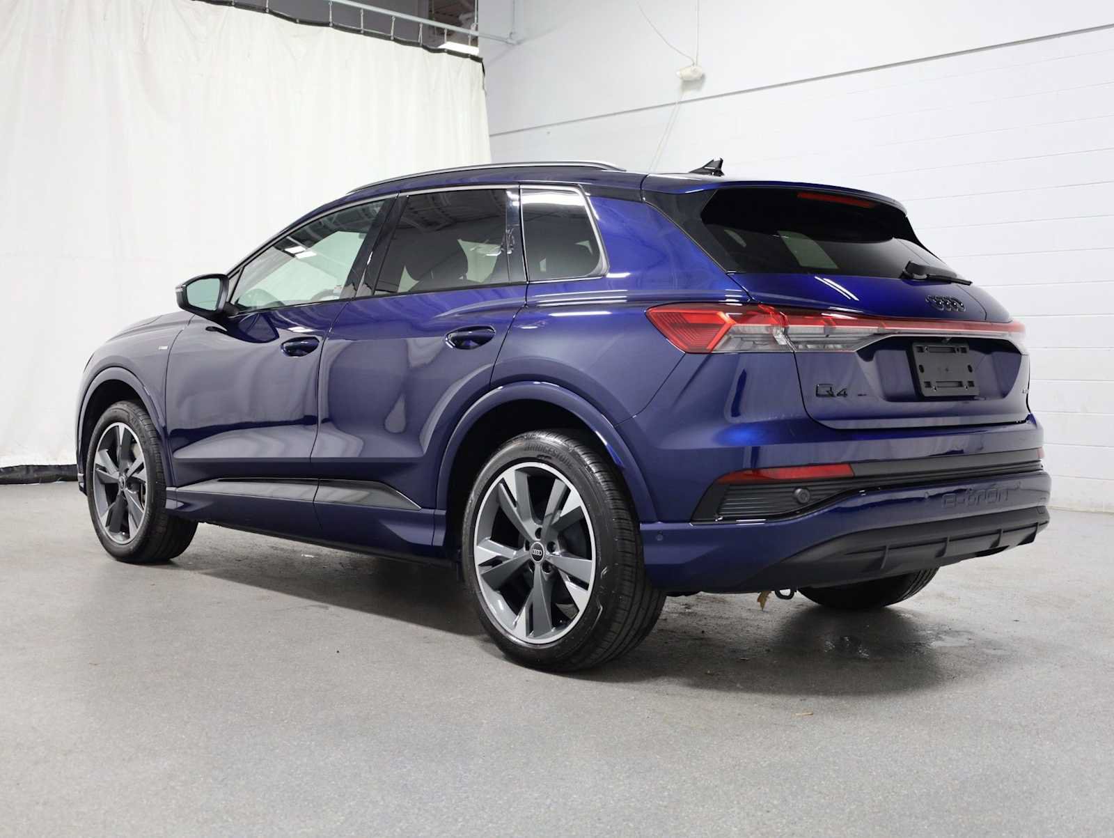 Certified 2023 Audi Q4 e-tron Premium Plus AWD/4WD image 3