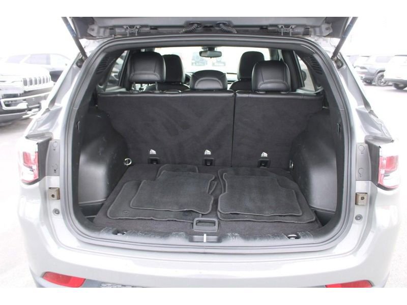 Used 2024 Jeep Compass Latitude image 7