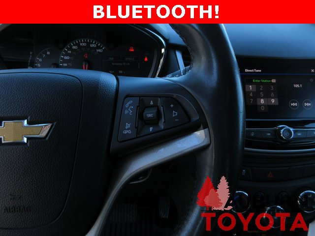 Used 2022 Chevrolet Trax LT w/ LT Convenience Package image 16