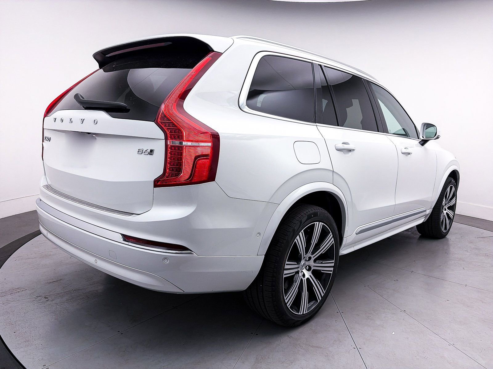 Used 2024 Volvo XC90 B6 Plus w/ Protection Package Premier image 16