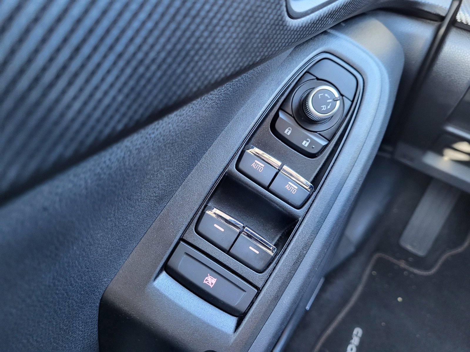 Used 2024 Subaru Crosstrek 2.5i Limited image 13