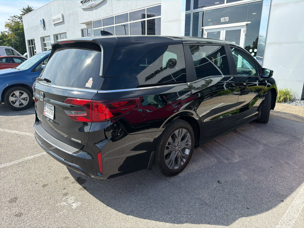 Used 2025 Honda Odyssey Touring image 8