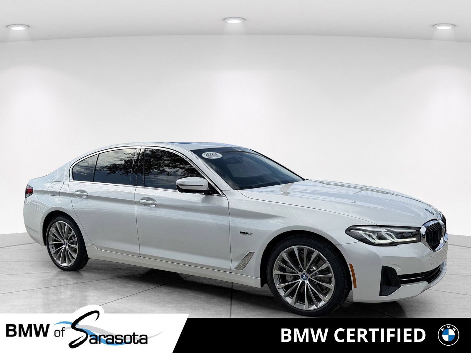Certified 2023 BMW 530e w/ Premium Package RWD image 1