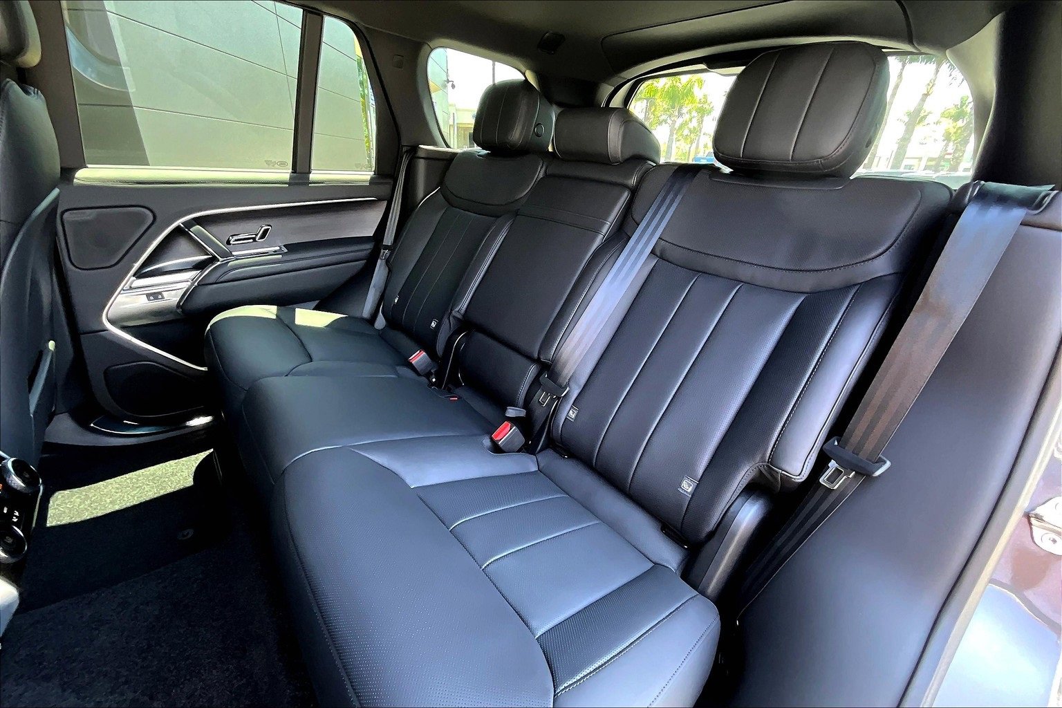 New 2025 Land Rover Range Rover SE image 10