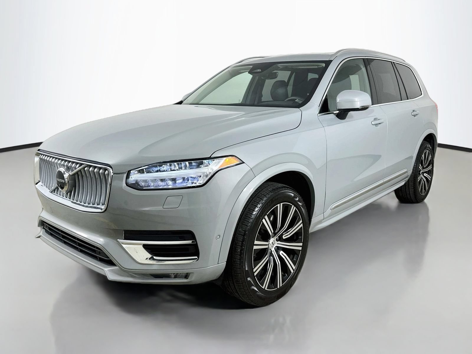 Used 2025 Volvo XC90 B6 Plus