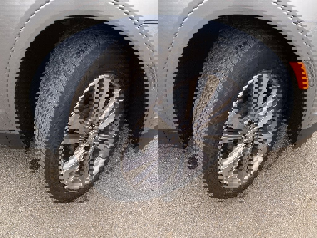 Used 2025 Cadillac XT5 Premium Luxury image 6