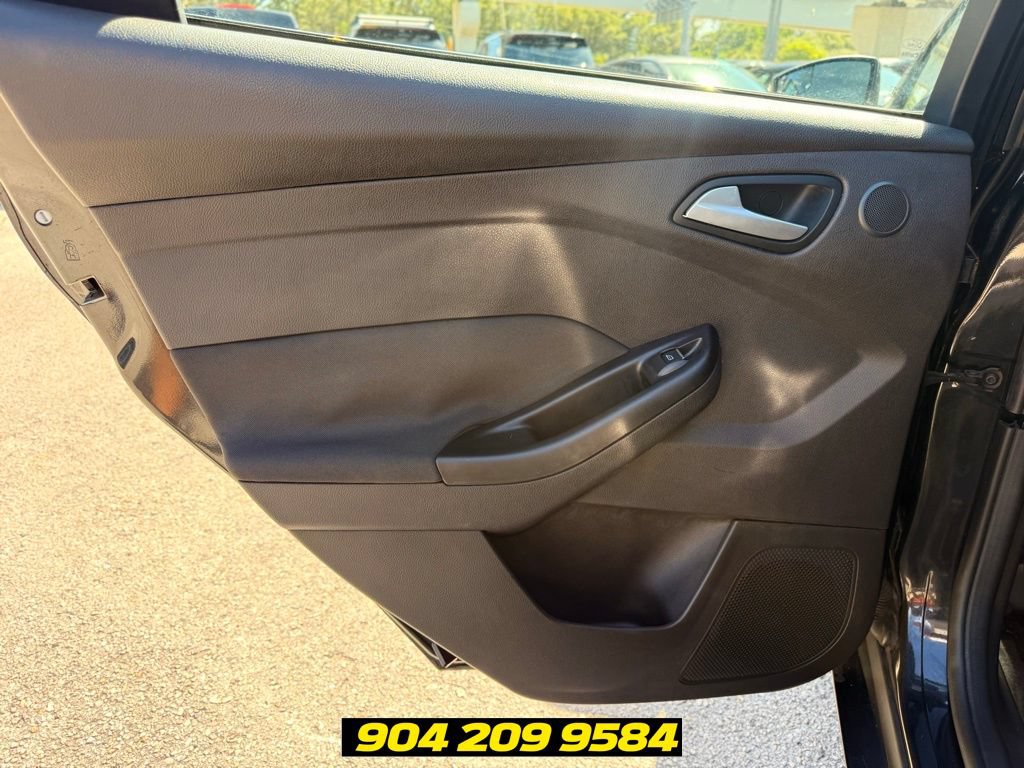 Used 2014 Ford Focus Titanium FWD image 23