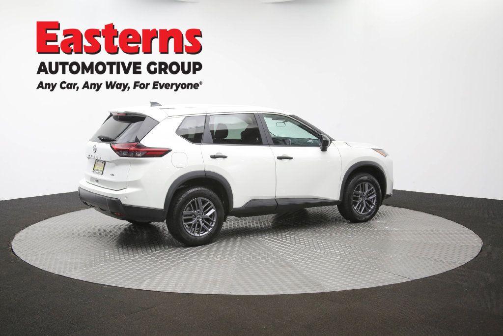 Used 2024 Nissan Rogue S AWD/4WD image 40