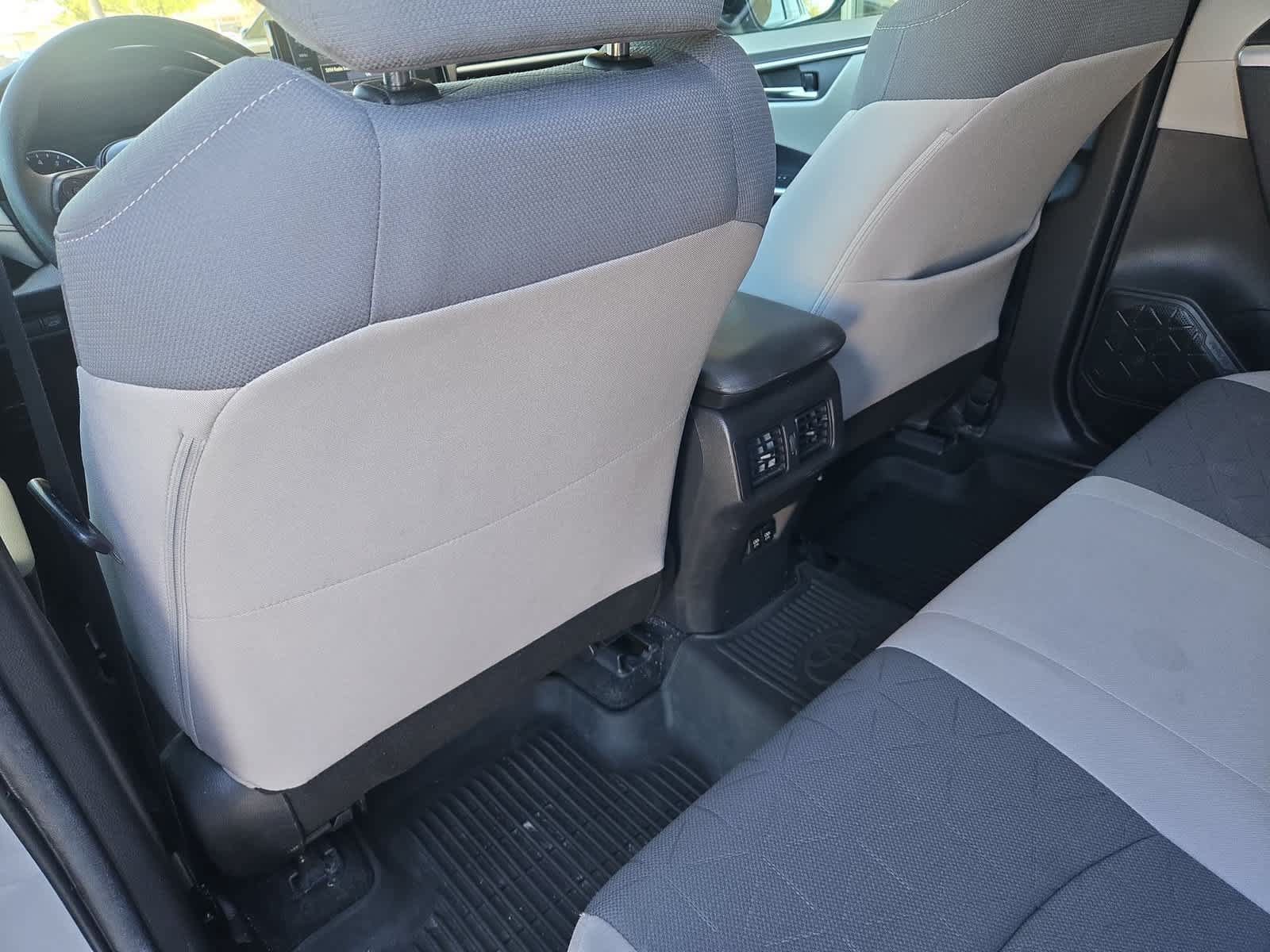 Used 2020 Toyota RAV4 XLE w/ Convenience Package FWD image 18