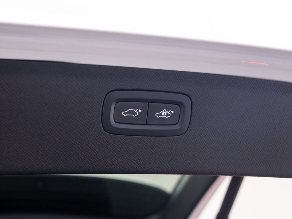 Used 2023 Volvo XC90 T8 Plus w/ Protection Package image 32