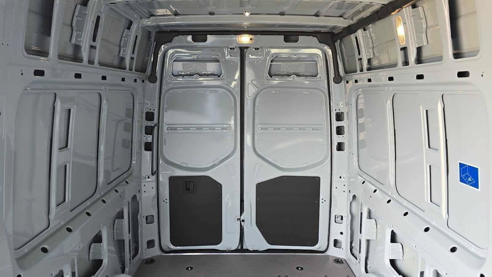 Used 2025 Mercedes-Benz Sprinter 2500 image 16