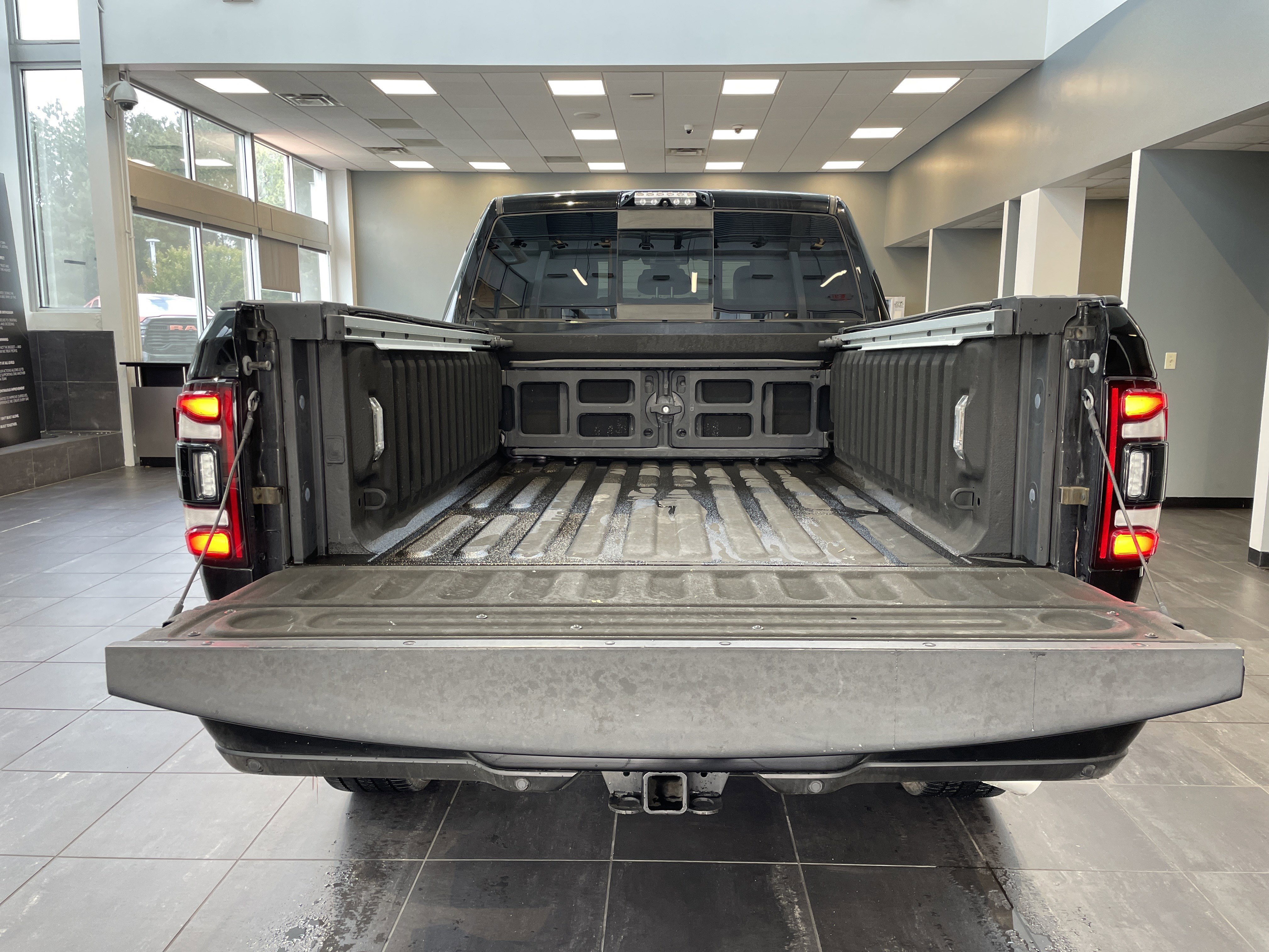 Used 2019 RAM 2500 Laramie w/ Black Appearance Package RWD image 36
