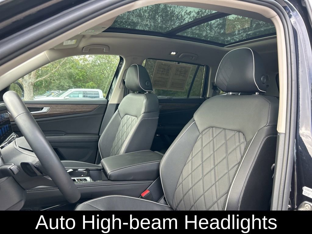 Used 2025 Volkswagen Atlas SEL Premium R-Line image 21