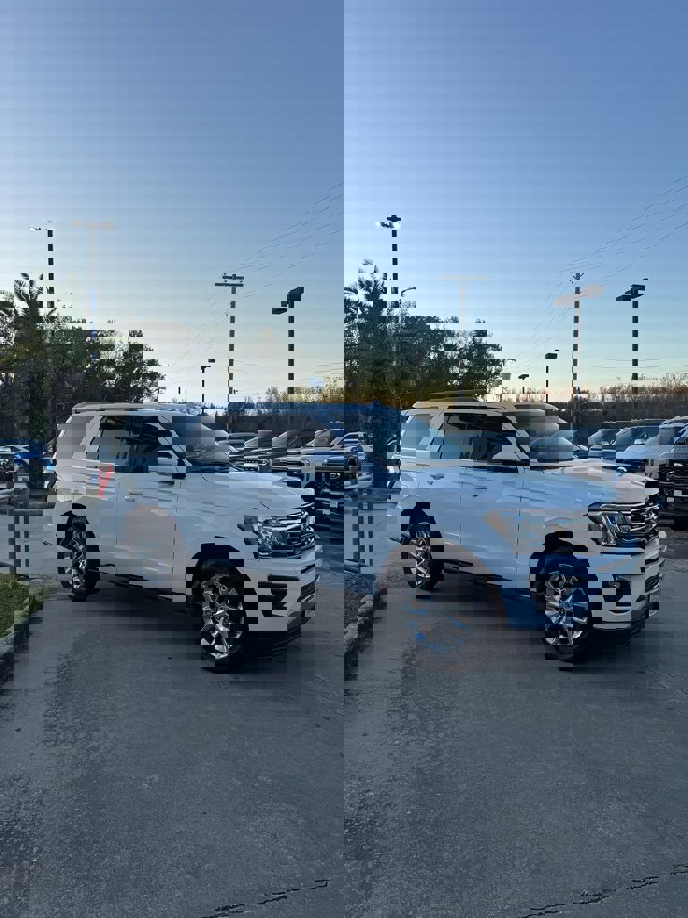 Used 2021 Ford Expedition XLT image 4