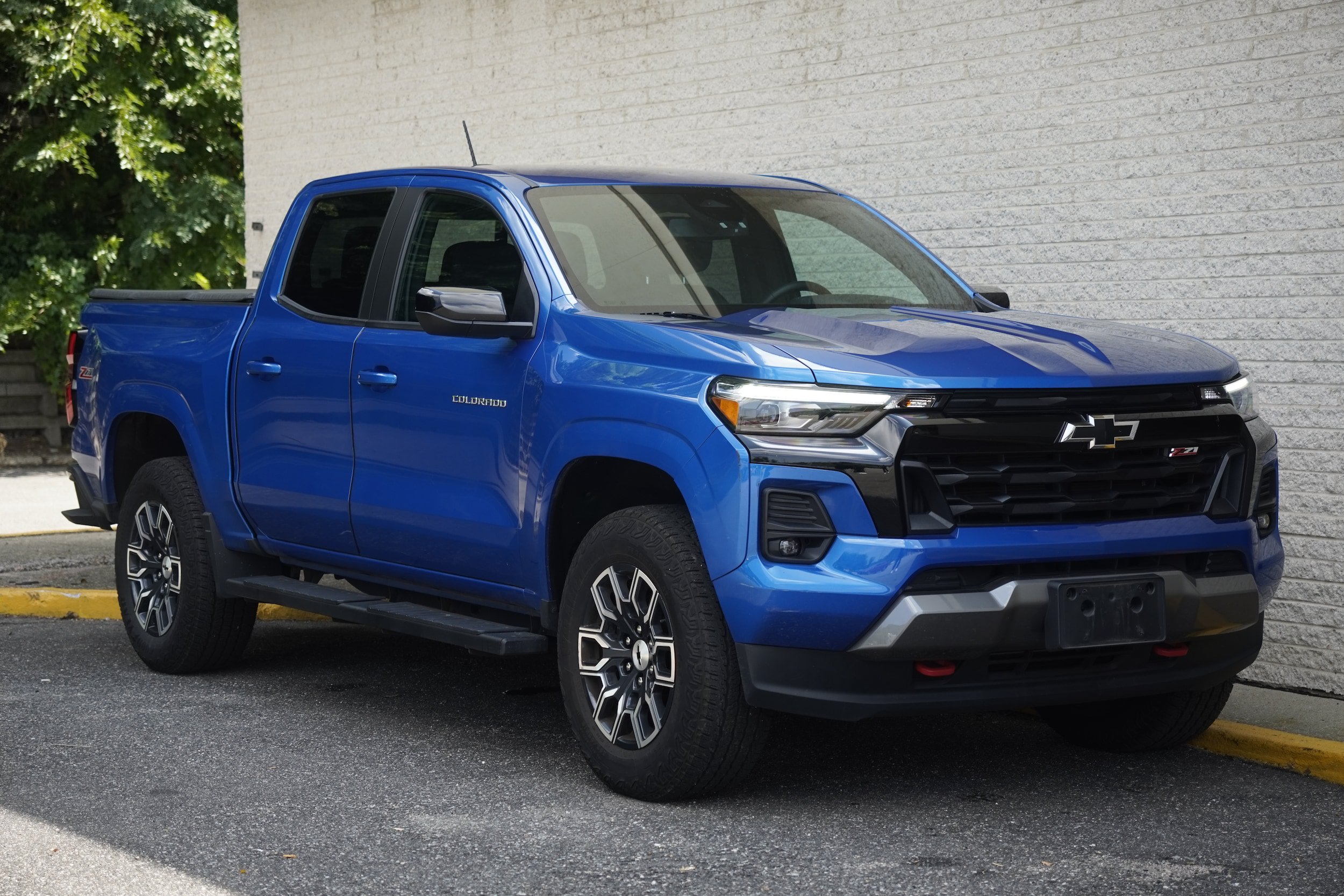 Used 2023 Chevrolet Colorado Z71 w/ Z71 Convenience Package 2 AWD/4WD image 9
