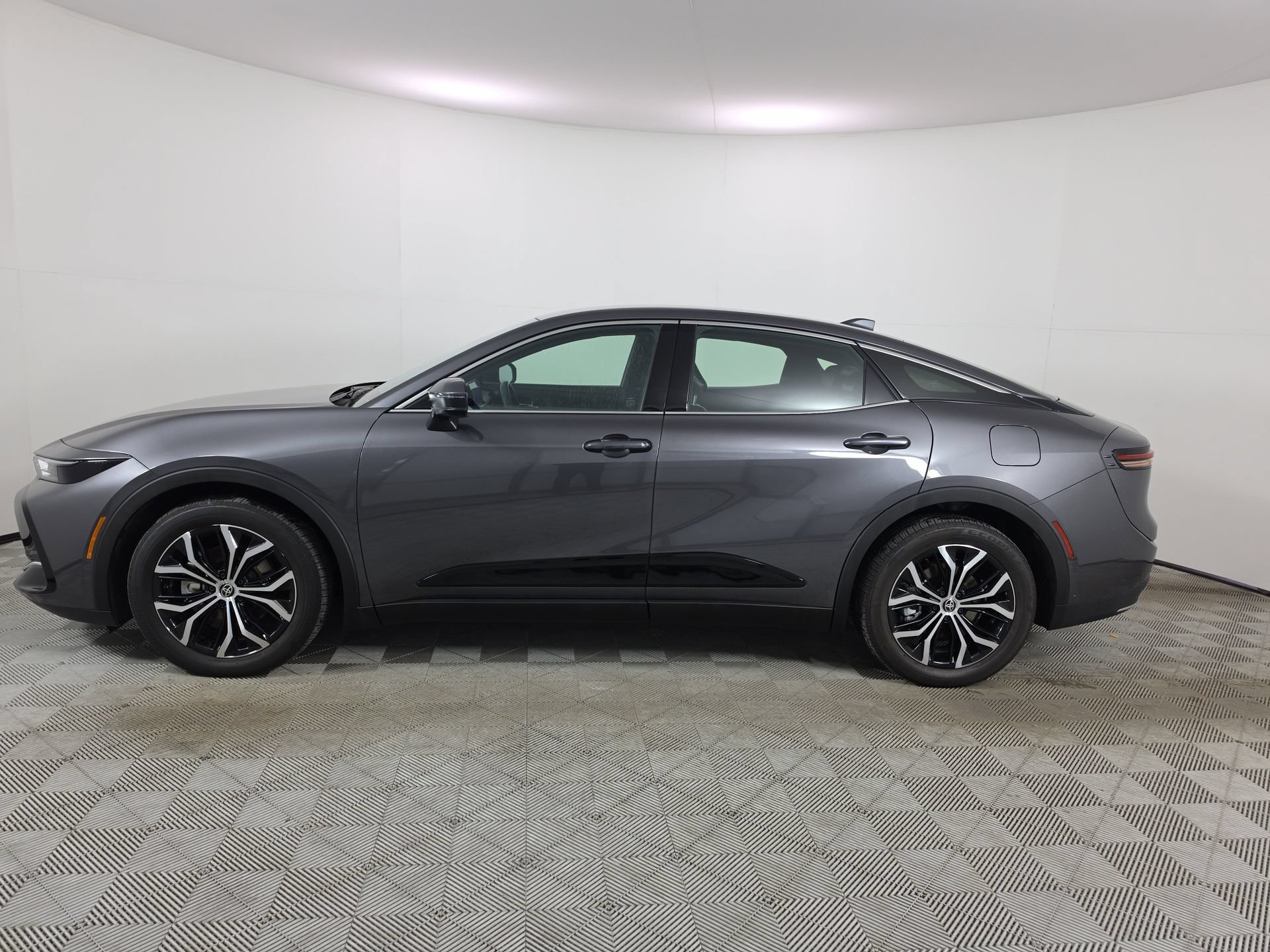 Used 2023 Toyota Crown AWD/4WD image 4