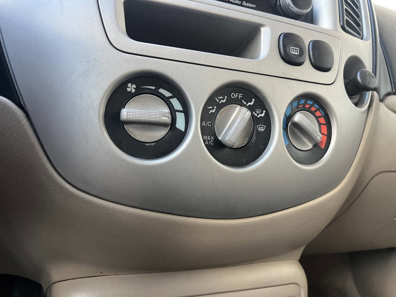 Used 2004 MAZDA Tribute ES w/ Tow Pkg image 22