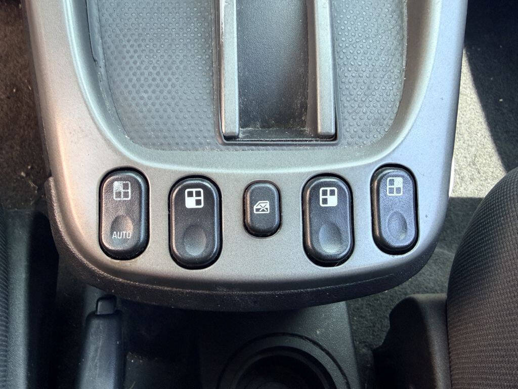 Used 2006 Pontiac Torrent 2WD w/ Preferred Package image 20