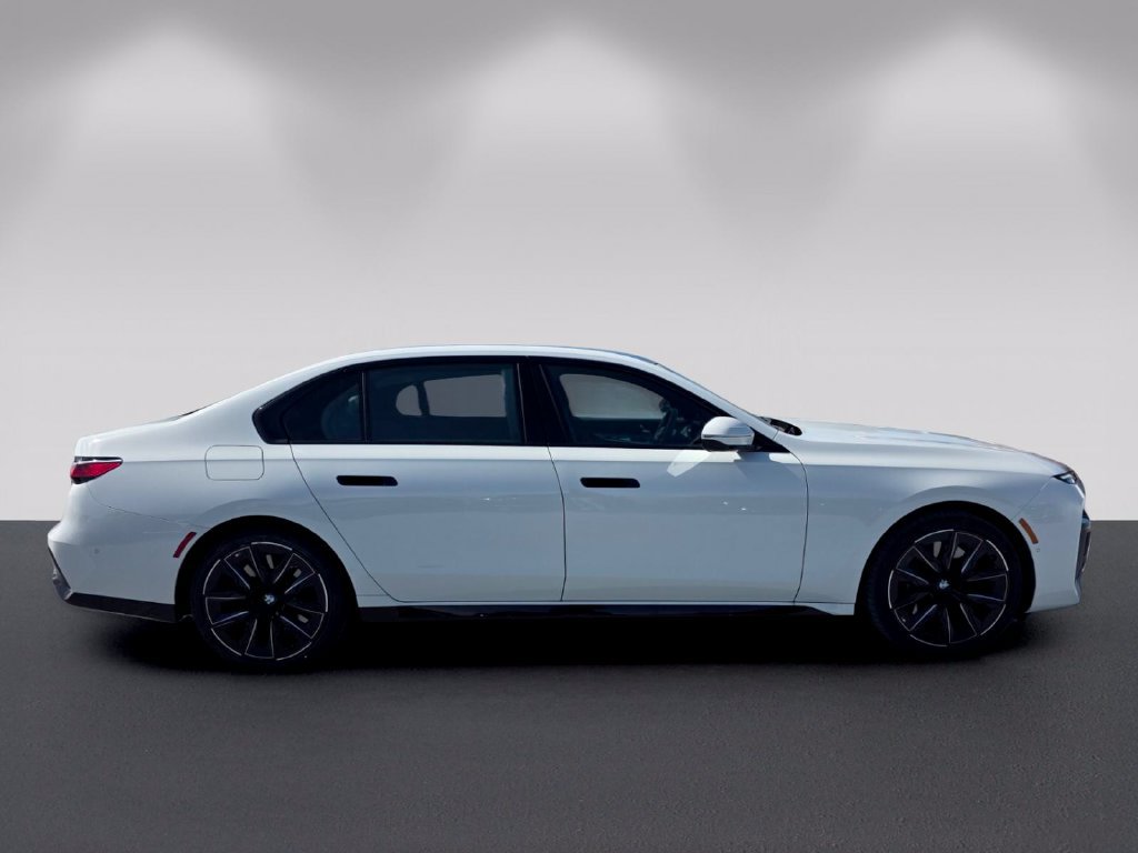 Certified 2023 BMW 760i xDrive AWD/4WD image 3