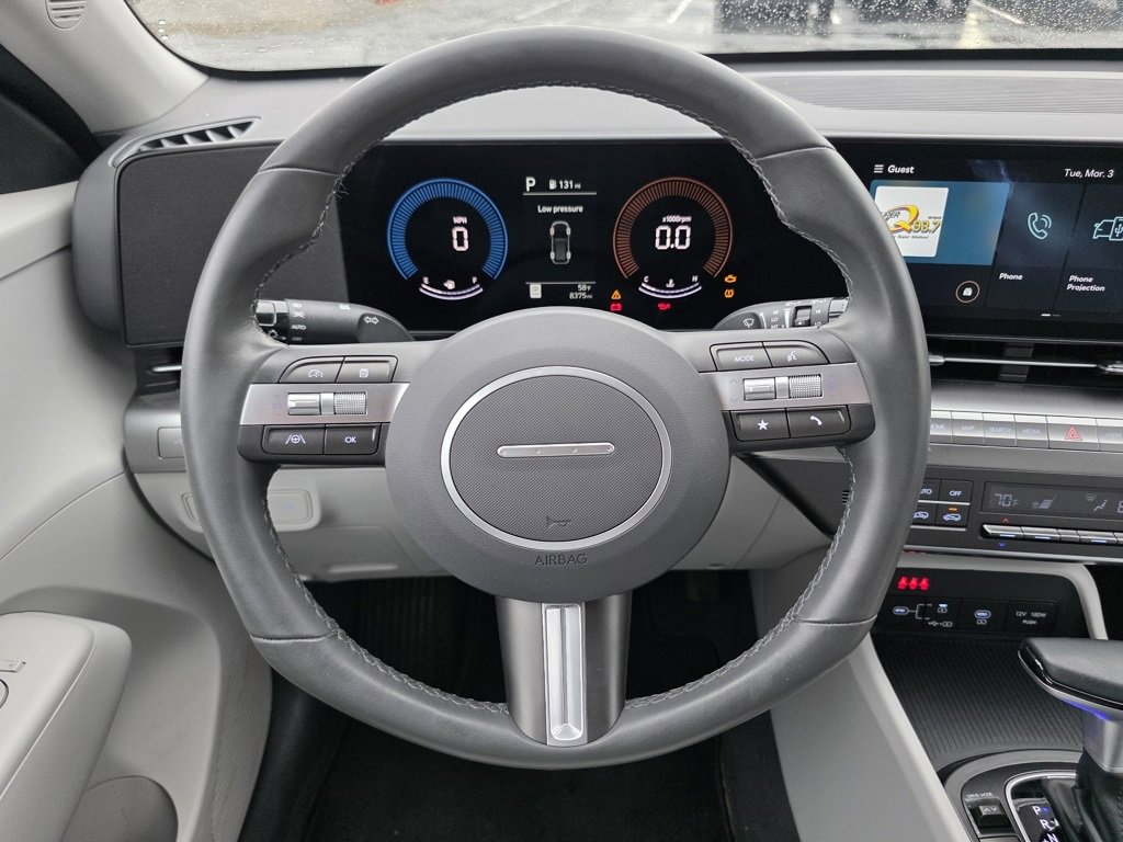 Used 2025 Hyundai Kona SEL image 21